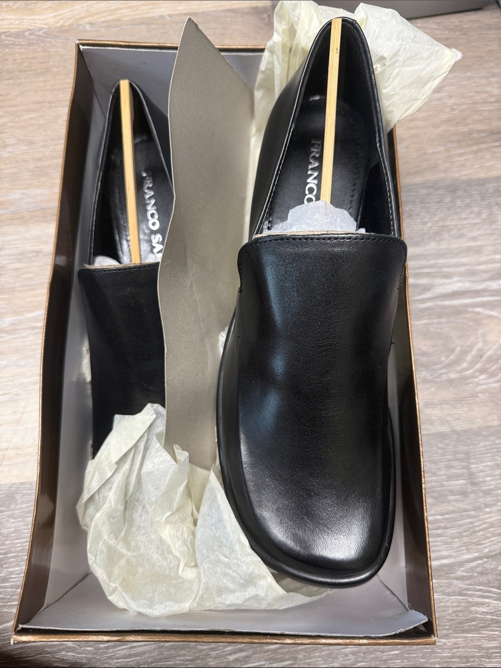Franco Sarto women’s Black Leather Slip-On Loafers size 6.5M
